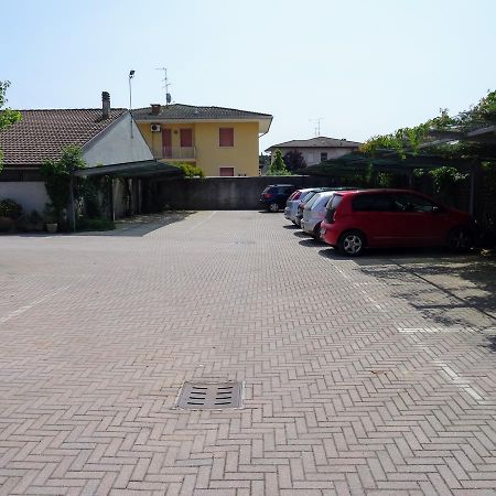 Residenza Il Giglio Bed & Breakfast Mozzecane Eksteriør bilde